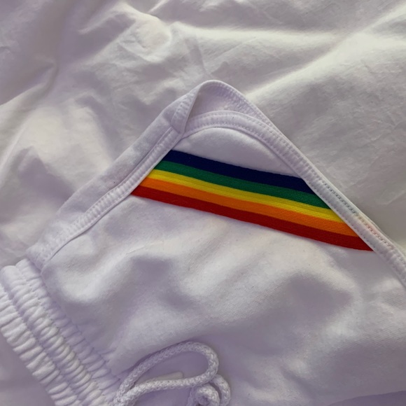 Garage shorts with rainbow stripes - Picture 2 of 3